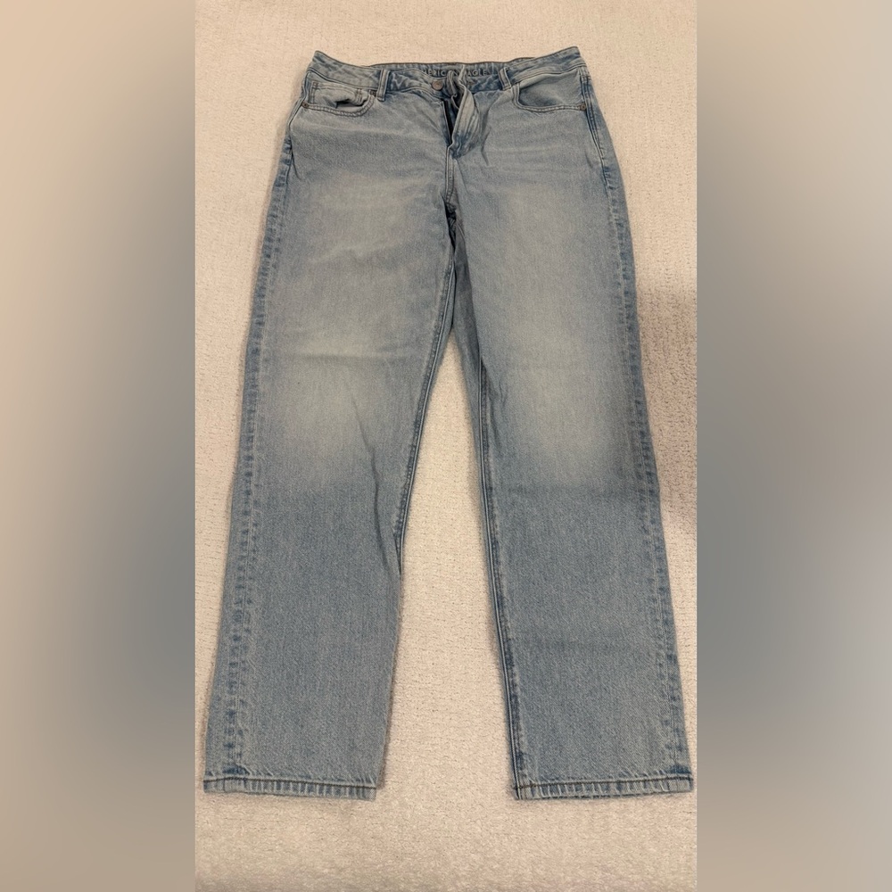 American Eagle Strigid Mom Jean